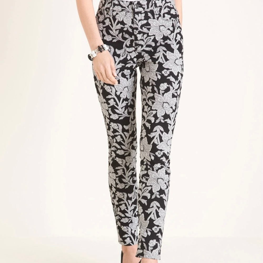 Chico’s BLACK AND WHITE FLORAL JEGGINGS